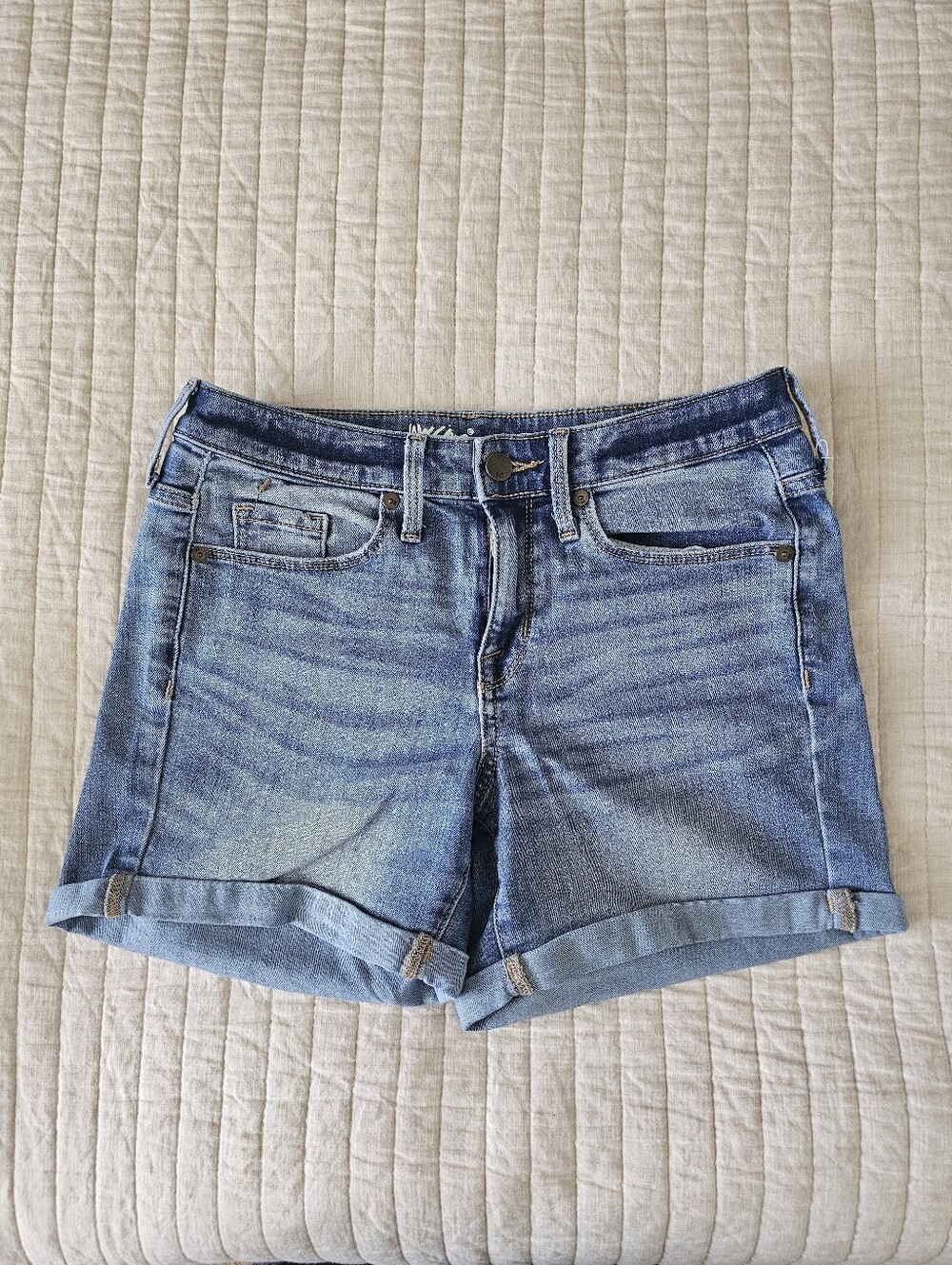 Mossimo Light Blue Denim Shorts Women Size 26